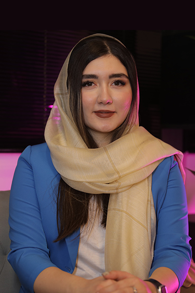 الیکا-گلریز-مشاوره-بازاریابی-و-سوشال-مدیا